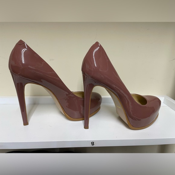 Pleather Pump - Picture 4 of 5